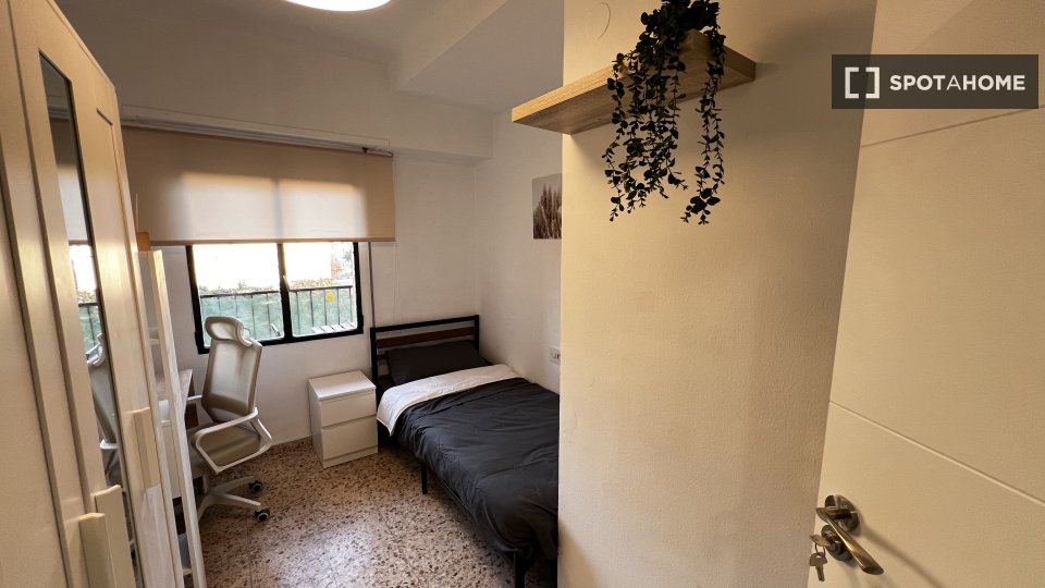 Double room Valencia, 5 beds — photo 2