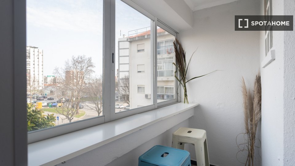 Double room Lisbon, 4 beds, 110m² — photo 9