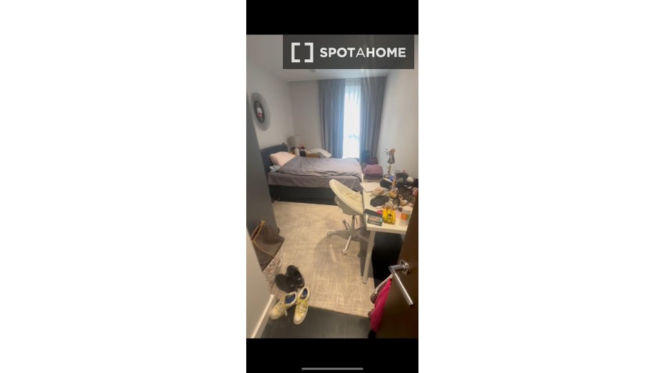 Double room London, 3 beds — photo 1
