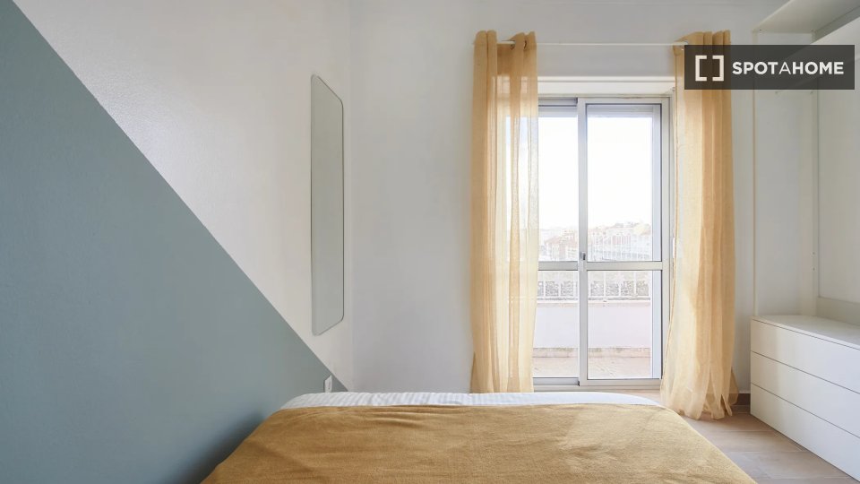 Double room Lisbon, 4 beds — photo 4