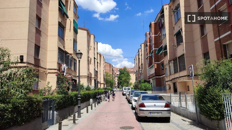 Double room Madrid, 4 beds — photo 17