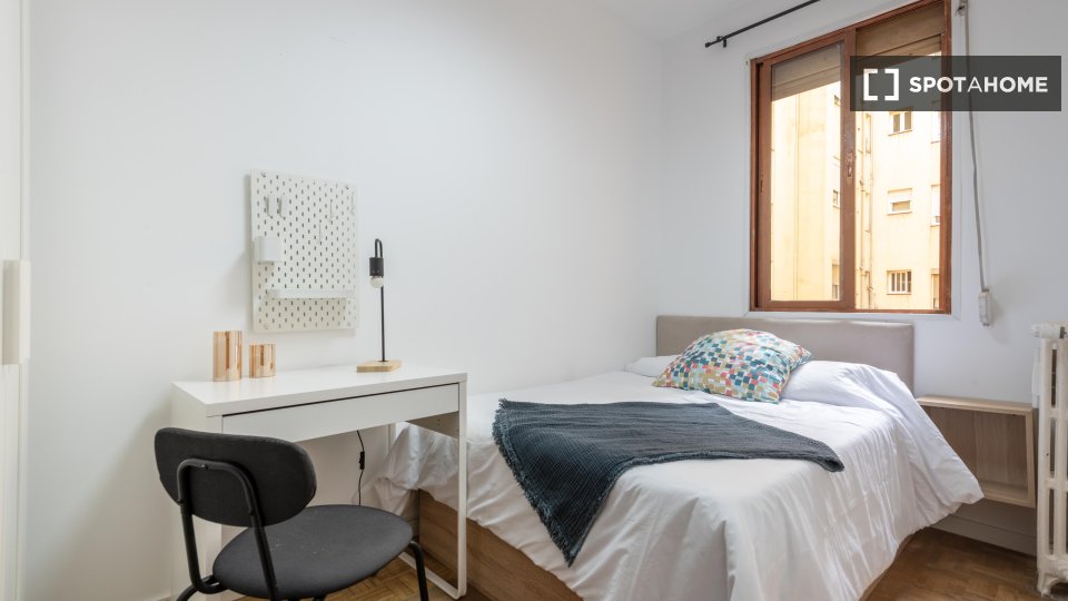 Double room Madrid, 6 beds — photo 8