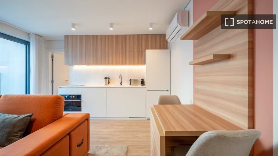Apartment Lisbon, 1 bed — photo 8