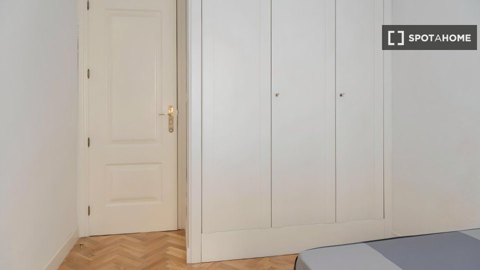 Double room Madrid, 7 beds — photo 14