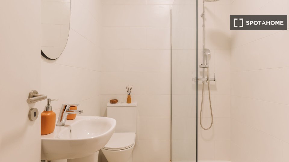 Apartment Lisbon, 2 beds, 70m² — photo 7