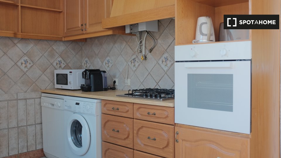 Apartment Lisbon, 4 beds, 123m² — photo 17
