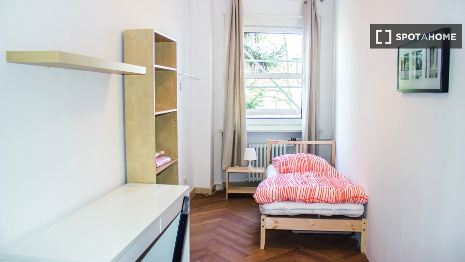 Double room Berlin, 6 beds, 149m² — photo 12