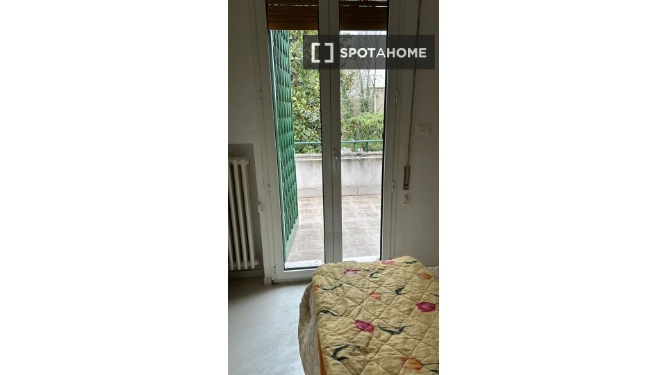 Double room Bologna, 3 beds — photo 19