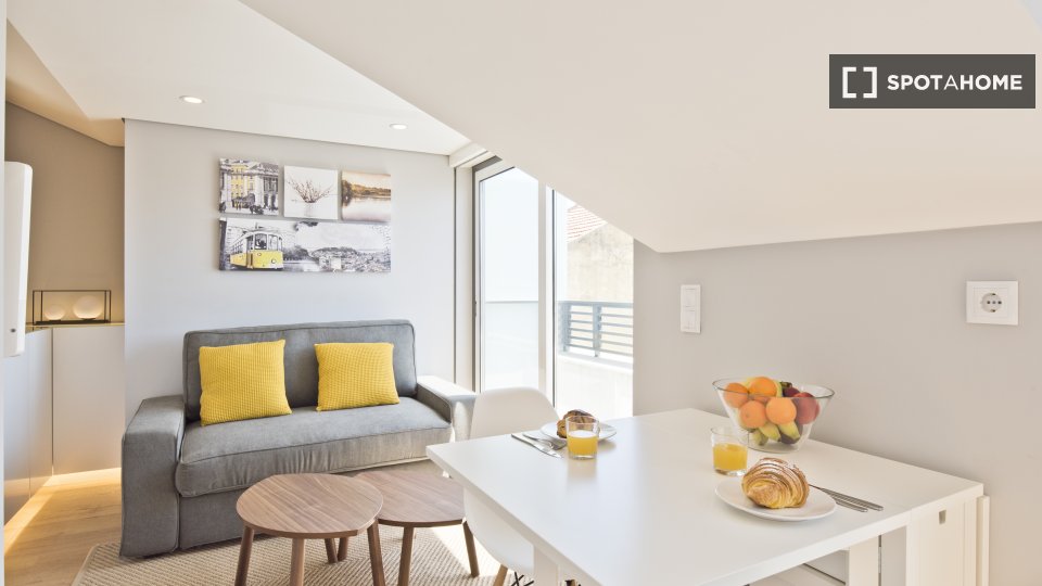 Apartment Lisbon, 2 beds, 33m² — photo 14