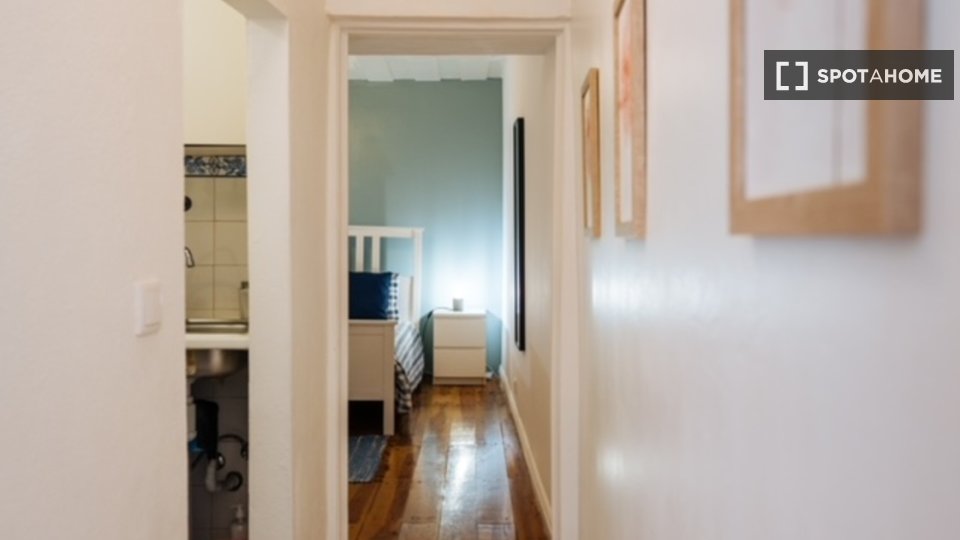 Apartment Lisbon, 1 bed — photo 17