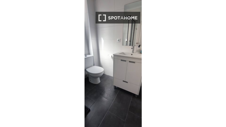 Double room Valencia, 4 beds, 90m² — photo 6
