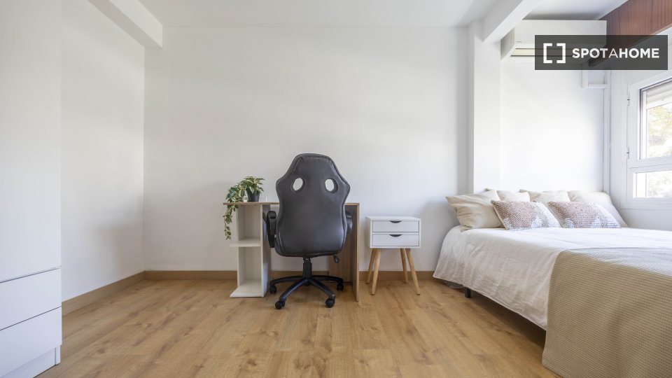 Chambre double Valence, 5 chambres, 130m² — photo 8