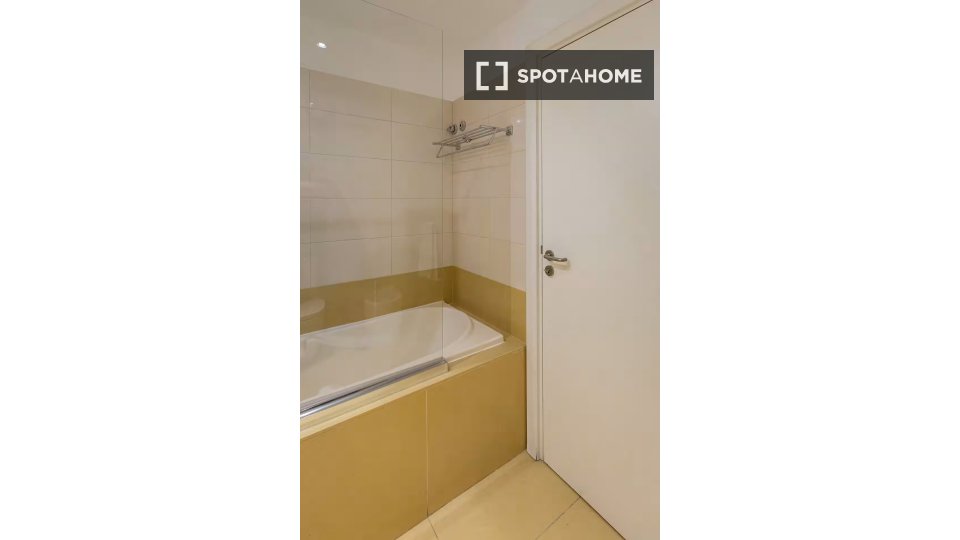 Apartment Lisbon, 2 beds — photo 13