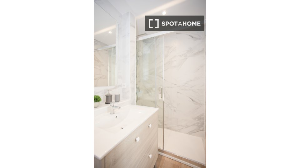 Apartment Porto, 1 bed, 55m² — photo 12
