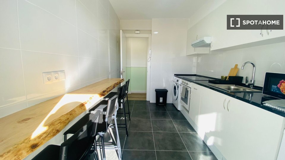 Double room Madrid, 4 beds — photo 12