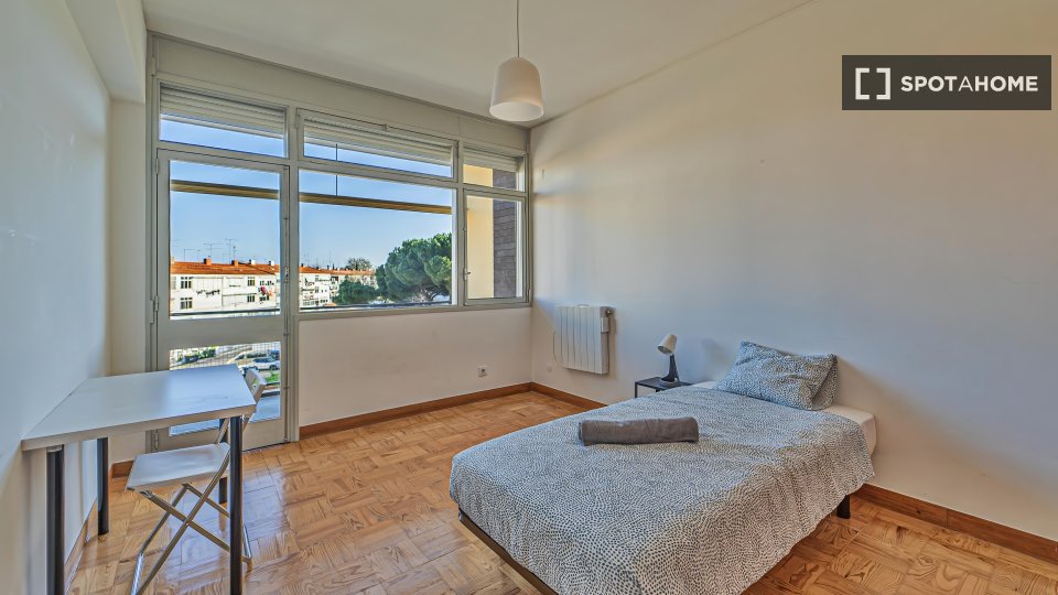 Double room Lisbon, 6 beds — photo 10