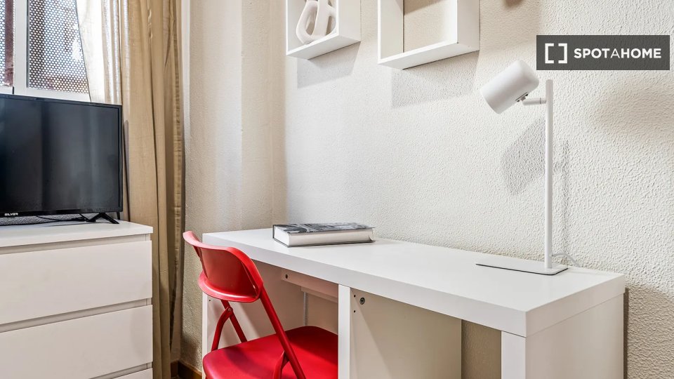 Double room Lisbon, 4 beds — photo 11