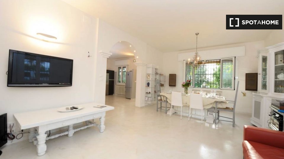 Double room Bologna, 3 beds — photo 11