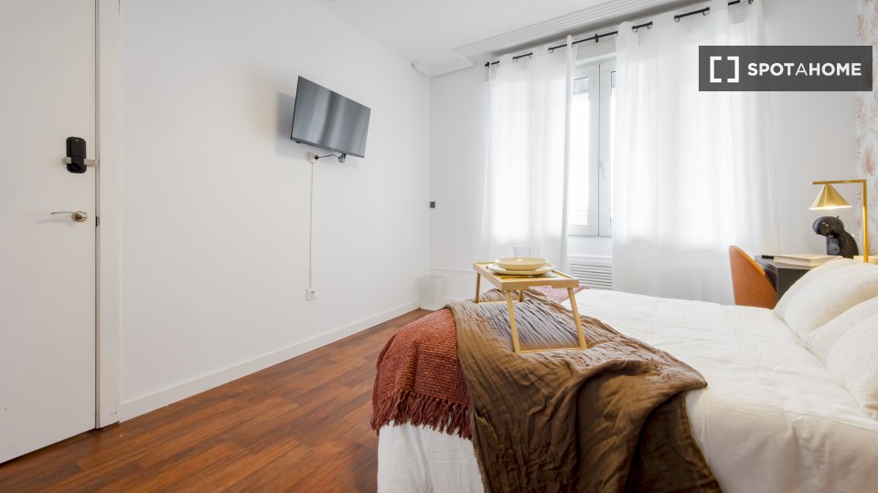 Double room Madrid, 8 beds — photo 12