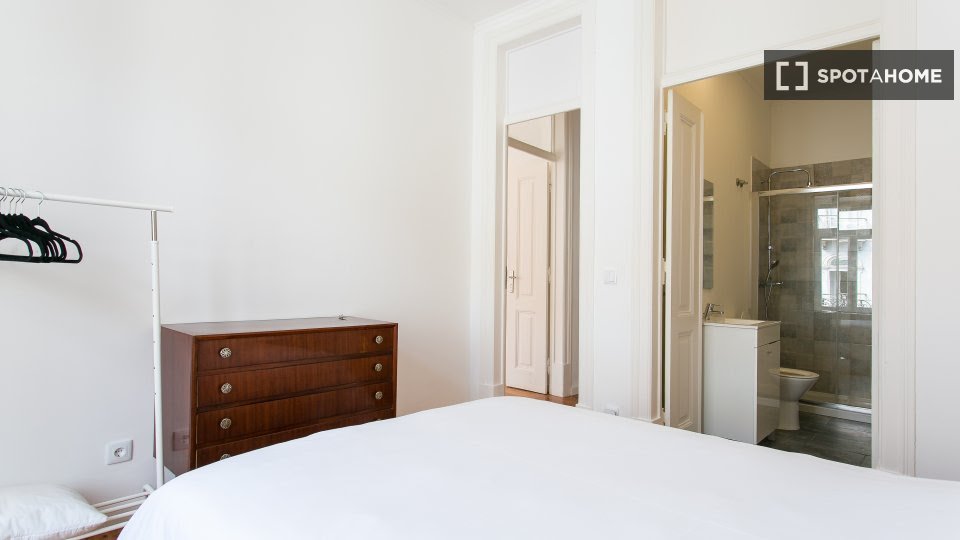 Double room Lisbon, 8 beds — photo 11