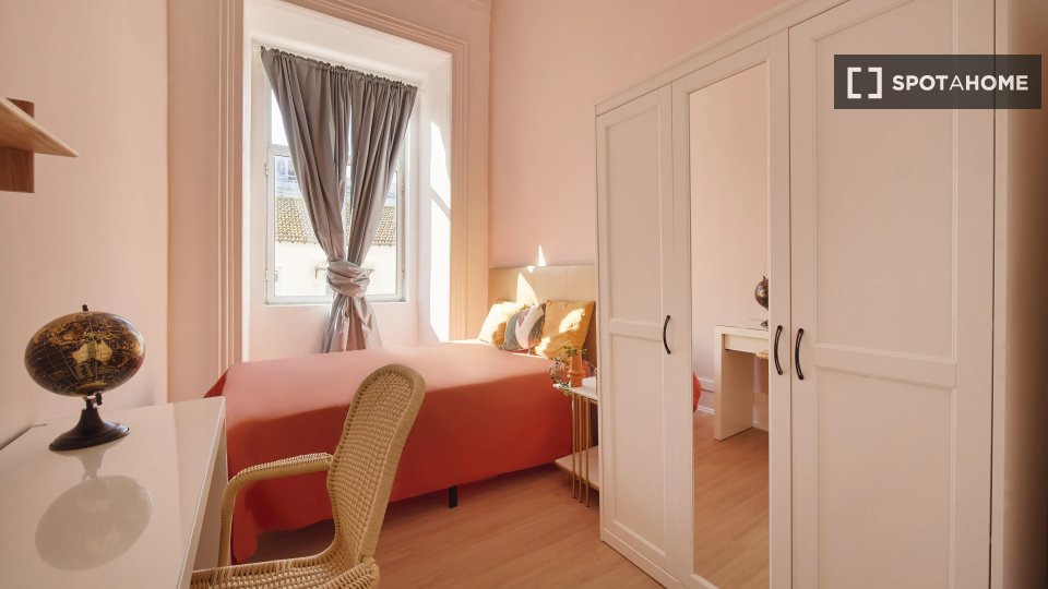 Double room Lisbon, 9 beds — photo 1