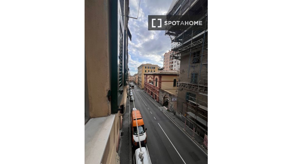 Double room Genoa, 3 beds — photo 29