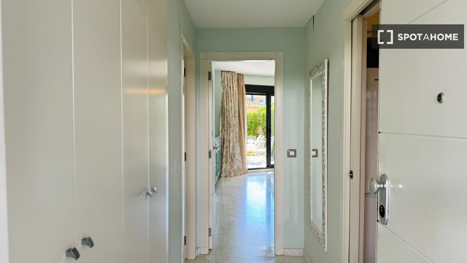 Apartment Alicante, 2 beds — photo 2