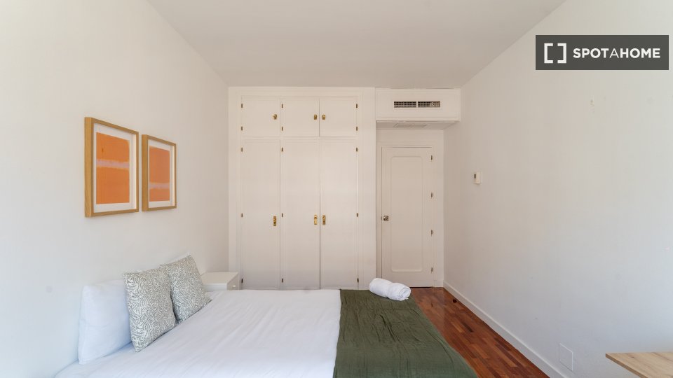 Double room Madrid, 7 beds — photo 30