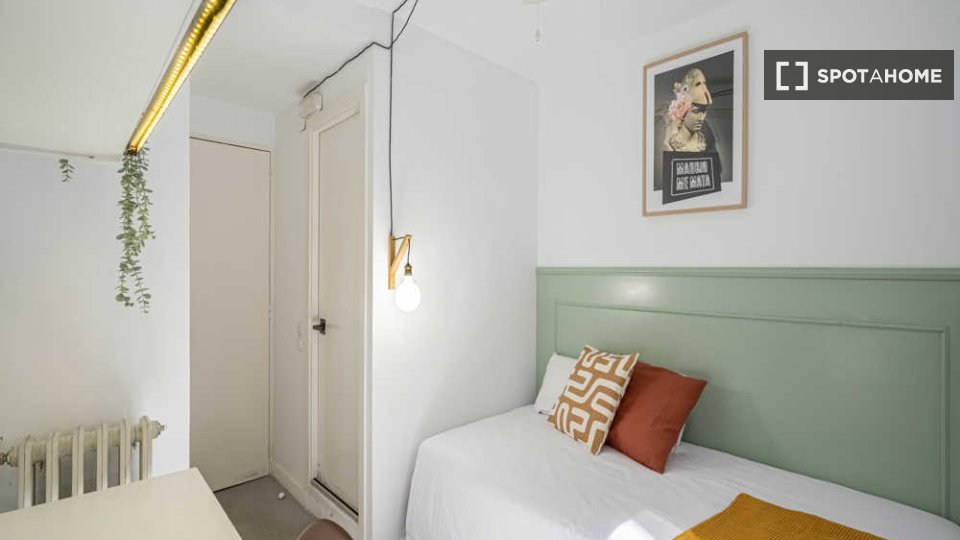 Double room Madrid, 67 beds — photo 77