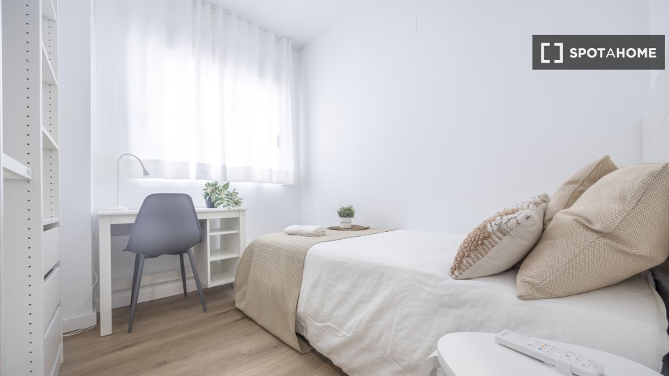 Chambre double Valence, 5 chambres, 100m² — photo 8