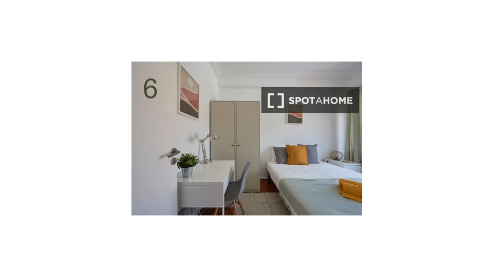 Double room Lisbon, 6 beds — photo 1