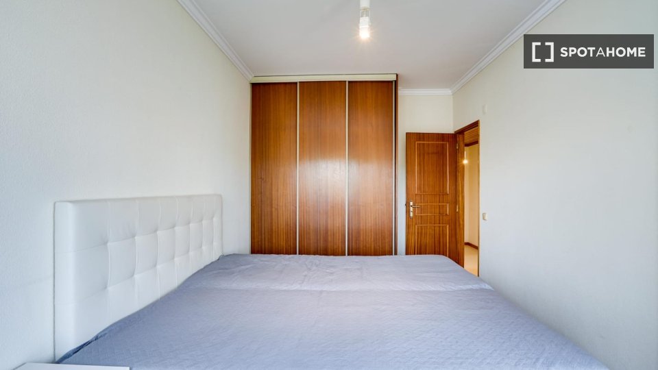 Apartment Lisbon, 2 beds, 69m² — photo 13