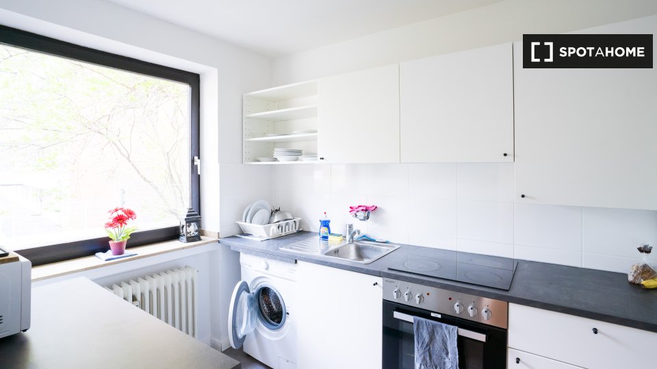 Double room Dusseldorf, 4 beds — photo 18