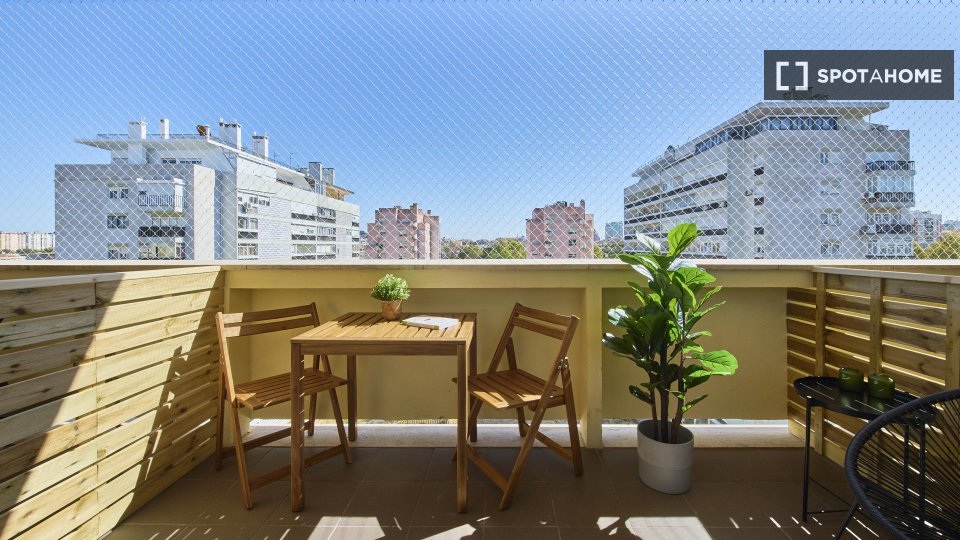 Double room Lisbon, 6 beds — photo 17