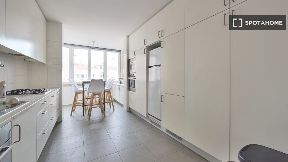 Double room Lisbon, 9 beds — photo 47