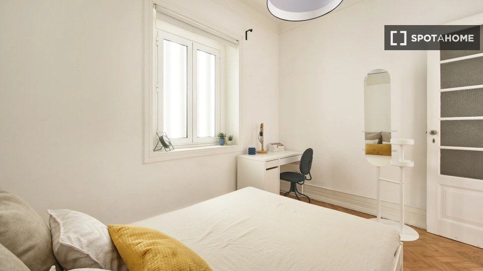 Double room Lisbon, 9 beds — photo 12