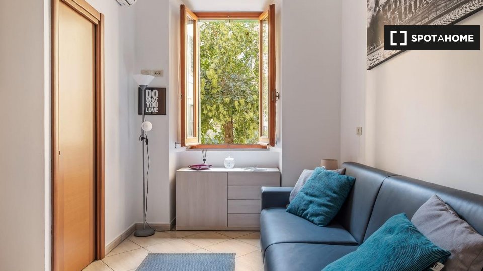 Apartment Rome, 2 beds — photo 17