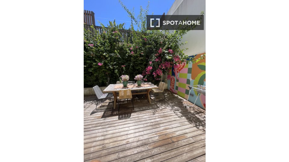 Apartment Lisbon, 2 beds, 124m² — photo 11