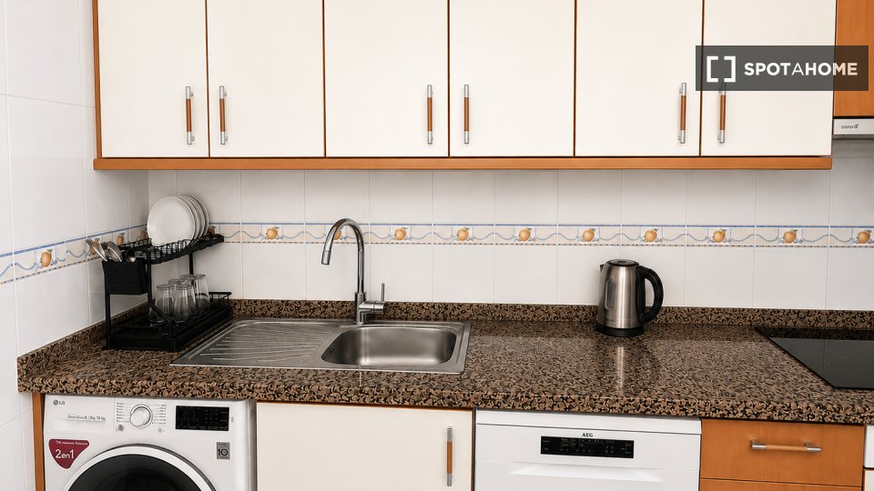 Apartment Alicante, 3 beds, 70m² — photo 8