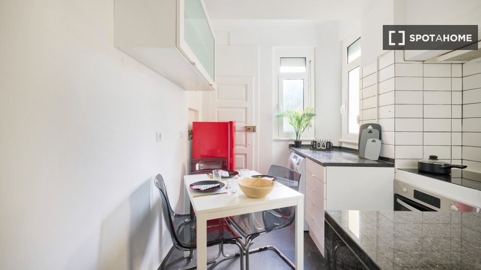 Double room Lisbon, 4 beds — photo 40