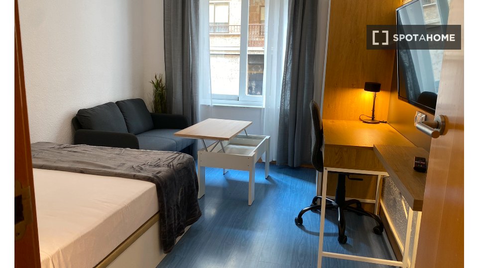 Double room Salamanca, 5 beds, 100m² — photo 5