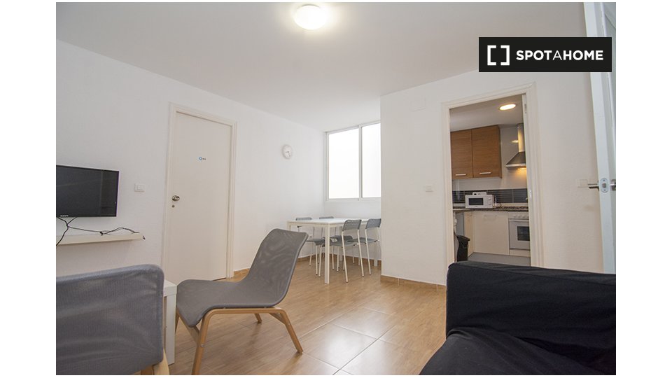 Double room Valencia, 3 beds, 90m² — photo 4