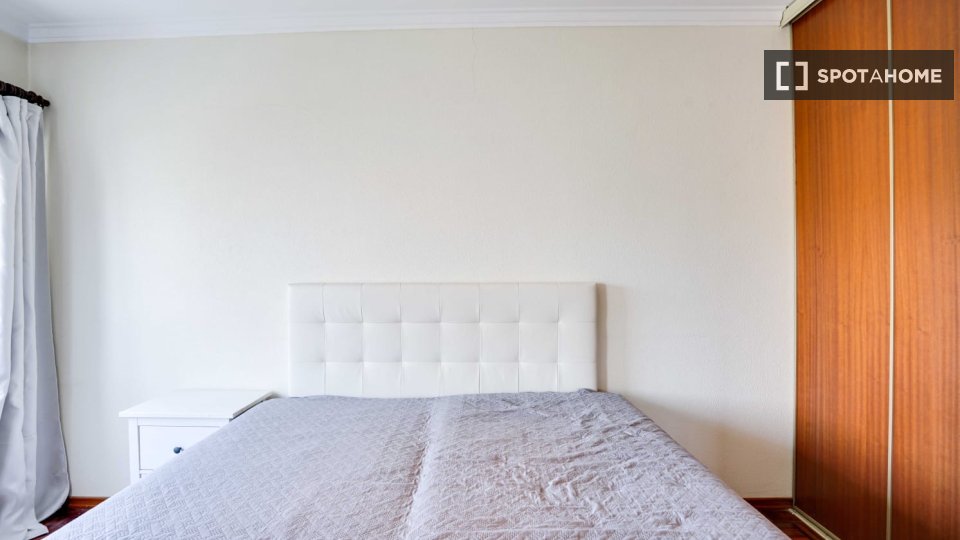 Apartment Lisbon, 2 beds, 69m² — photo 6