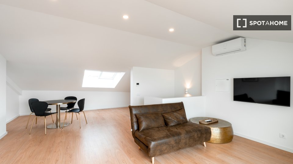 Apartment Porto, 1 bed, 64m² — photo 11