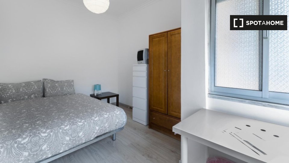 Double room Lisbon, 9 beds — photo 1