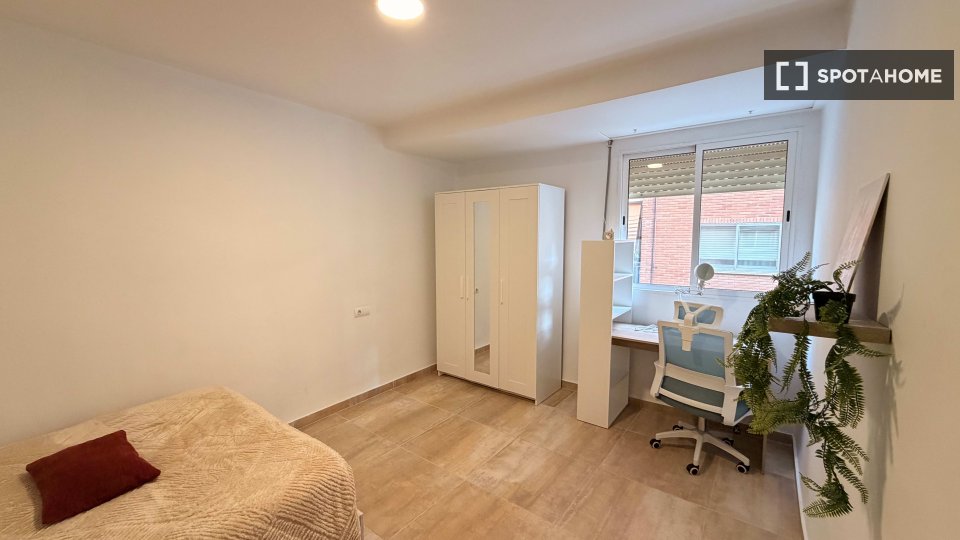 Double room Valencia, 6 beds — photo 1