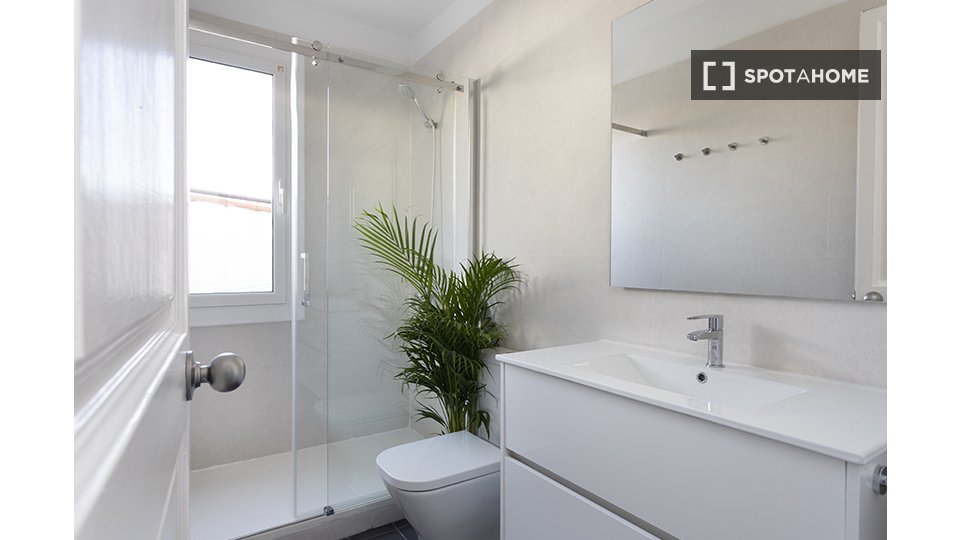 Double room Barcelona, 4 beds, 75m² — photo 12
