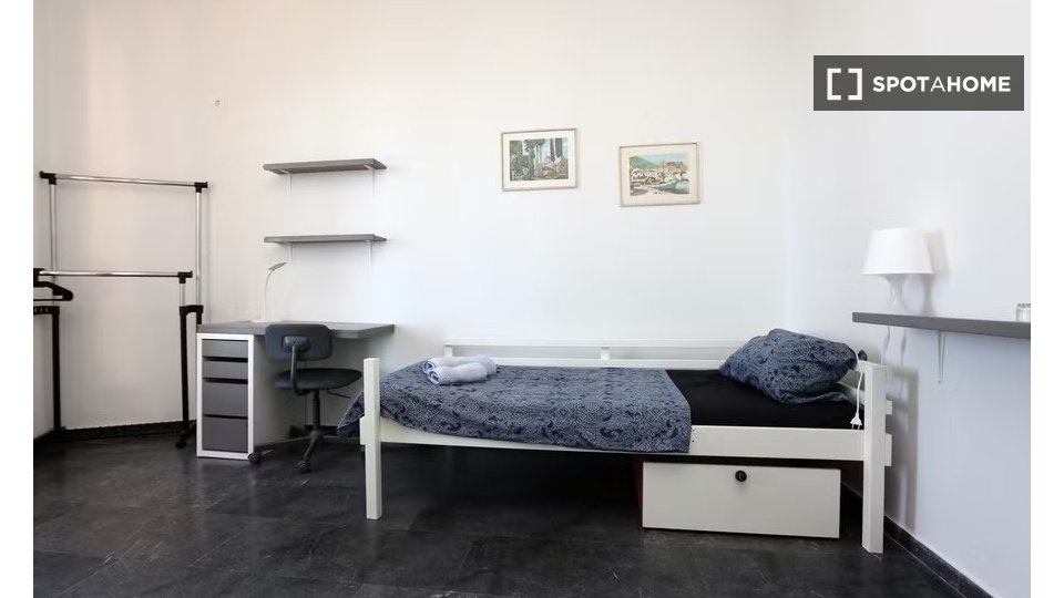 Double room Athens, 4 beds — photo 11