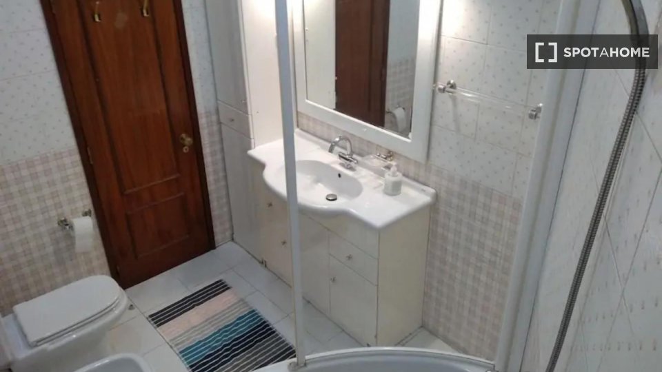 Apartment Lisbon, 3 beds, 80m² — photo 9
