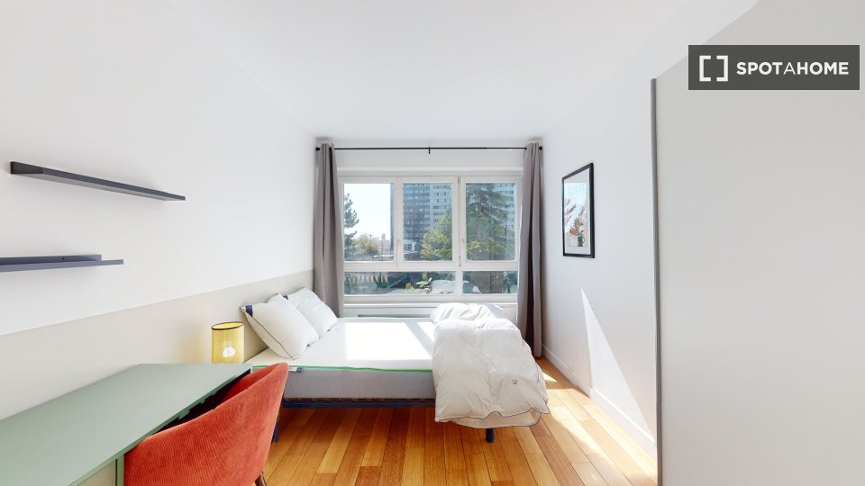 Appartamento condiviso a Courbevoie: appartamento di 104m² - in Paris
